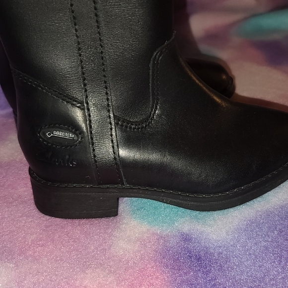 Clarks Boots - Picture 7 of 15